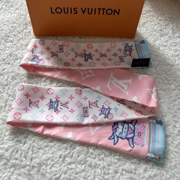 LIMITED EDITION LOUIS VUITTON YEAR OF THE OX RODEO BANDEAU - M76670 - Picture 2 of 15